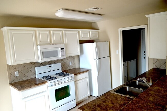 Building Photo - 3305 Winding River Trail