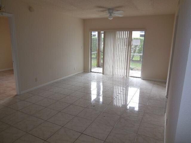 Building Photo - 8393 Royal Palm Blvd