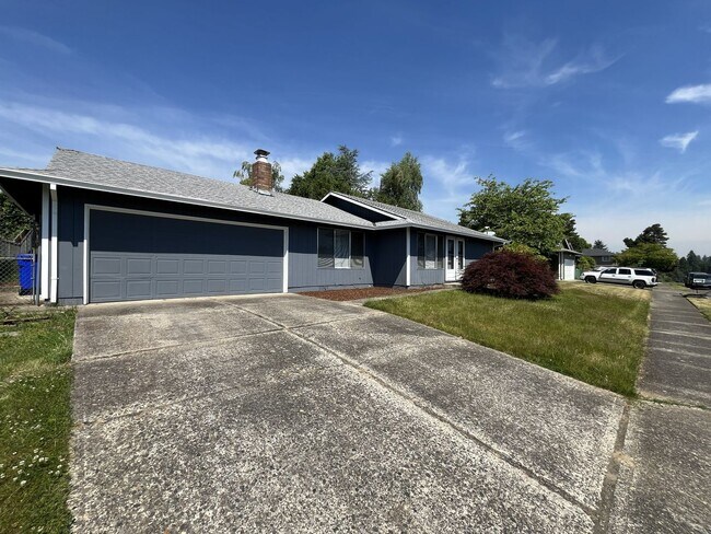 Building Photo - Charming Ranch Home with Sunroom or 4th Bedroom, Two-Car Garage and Fenced Backyard