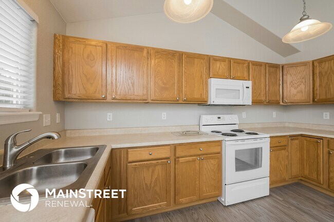 Building Photo - 10150 Jasper St