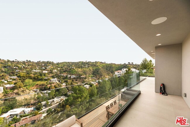 Building Photo - 2422 Apollo Dr