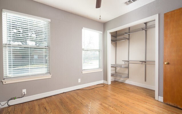 Building Photo - 303 Schmeltzer Ln