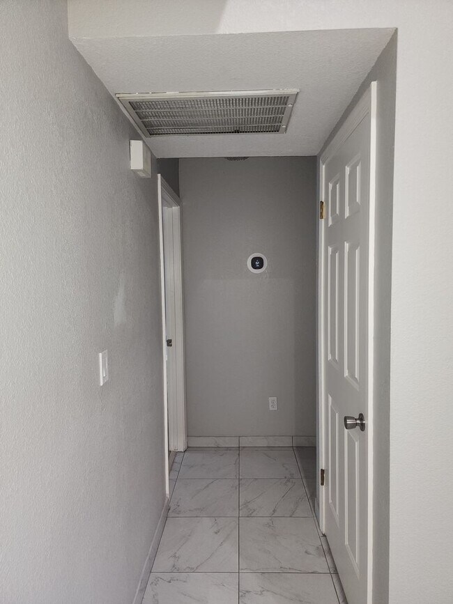 Building Photo - 1609 Cashmere Dr