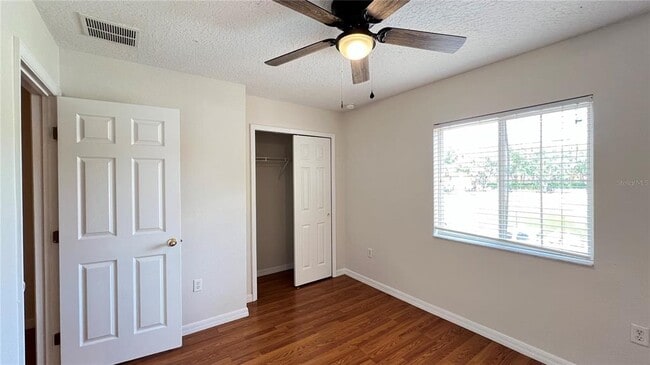 Building Photo - 5350 Paradise Cay Cir