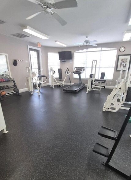 Building Photo - 1990 Erving Cir