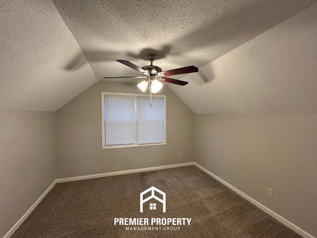 Building Photo - Spacious 5 Bedroom Home for Rent in Southaven, MS | Hardwood Floors, Fireplace & Fenced Yard