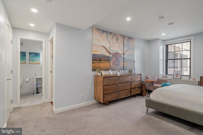 Building Photo - 219 S 18th St