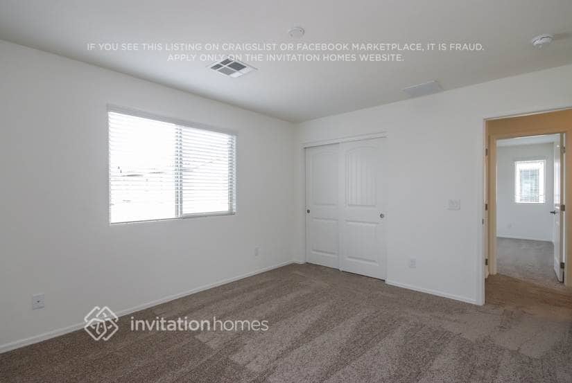 Building Photo - 1270 E Palomino Way