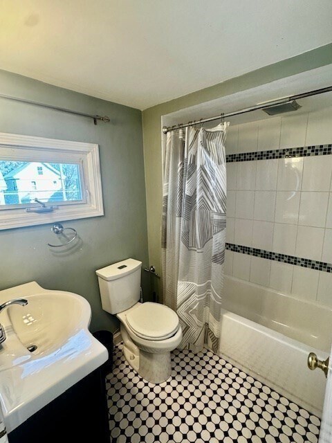 Building Photo - 15 Bolton St