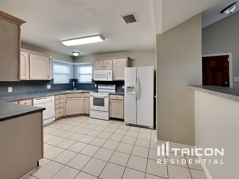 Building Photo - 3521 Kirby Creek Dr