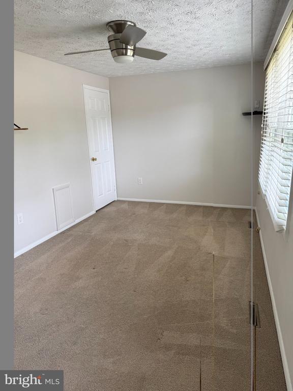 Building Photo - 18008 Wagonwheel Ct