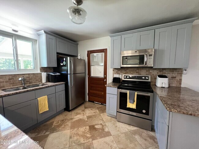 Building Photo - 4565 Cedar Point Rd