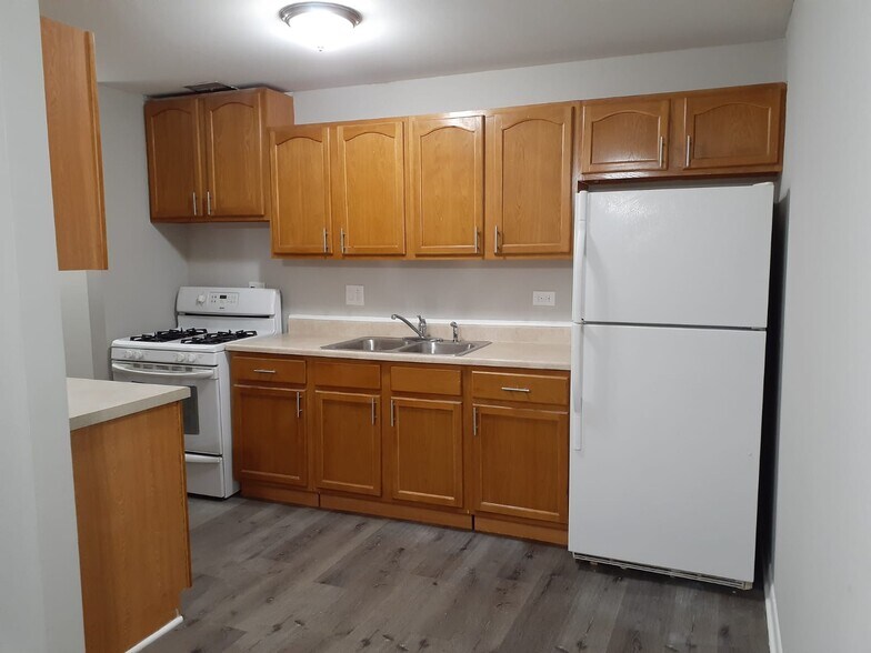 Building Photo - 1165 Meadow Ln