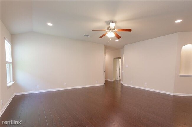 Building Photo - 11604 Yeadon Way