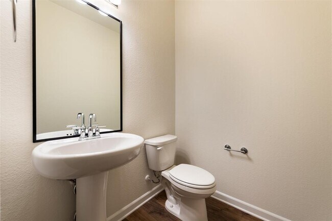 Building Photo - 801 Simmental Loop