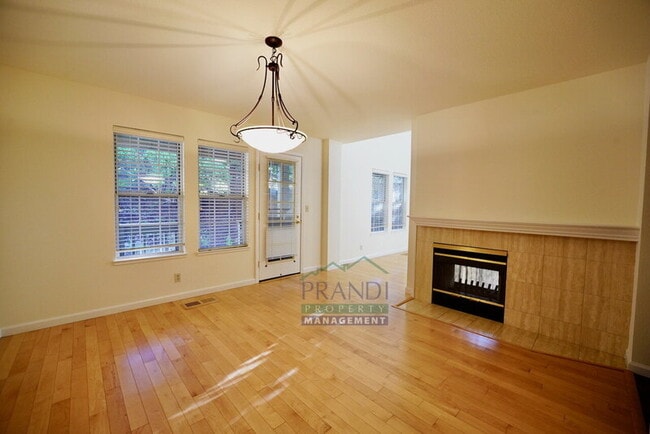 Building Photo - 5 Partridge Ct