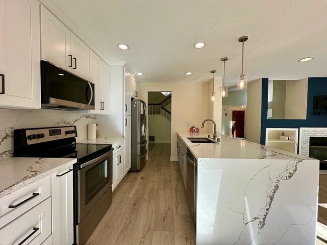 Building Photo - 5225 Mill Creek Ln