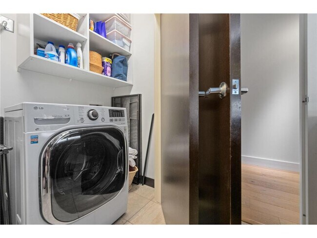 Building Photo - 618 N Washington Ave