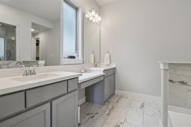 Building Photo - 1329 Stoneleigh Pl