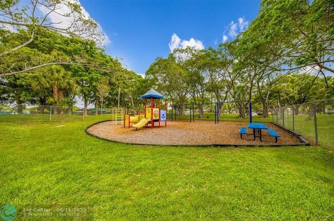 Building Photo - 2300 S Cypress Bend Dr