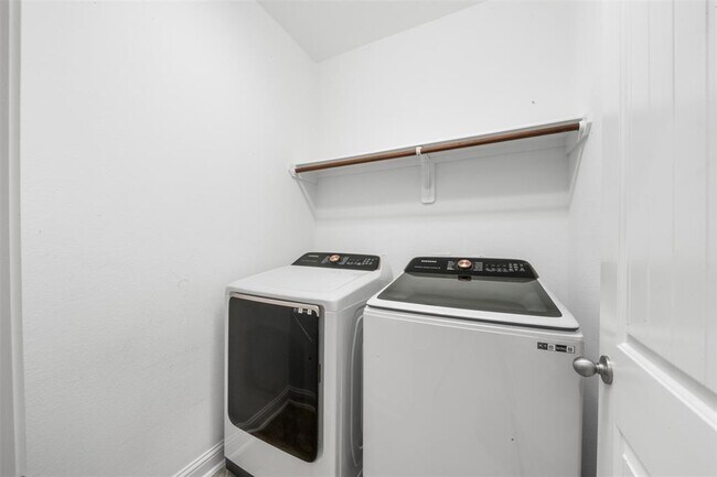 Building Photo - 102 Blossom Terrace Ln