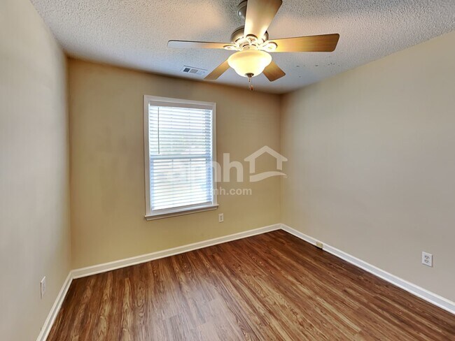 Building Photo - 375 Bass Way NW