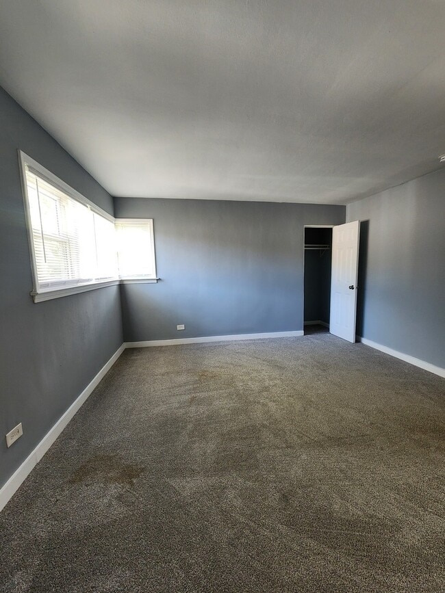Building Photo - 1338 Wentworth Ave