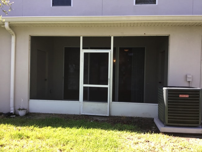 Building Photo - BEAUTIFUL 3 BEDFROOM, ,2.5 BATHROOMS TOWNH...