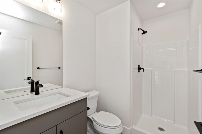 Building Photo - BRAND NEW 3 bed 3.5 bath townhouse