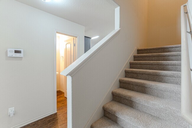 Building Photo - 2007 Naplechase Crest Dr