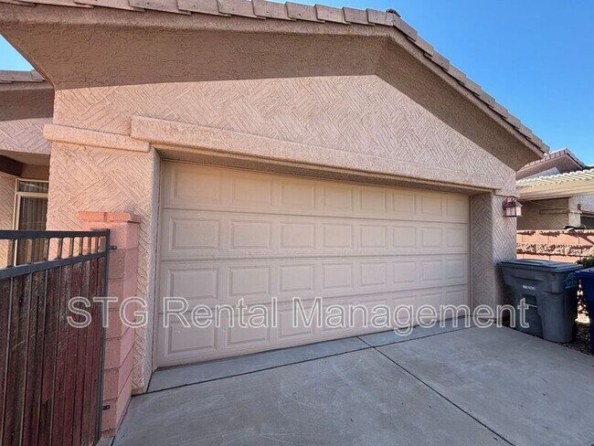 Building Photo - 3753 E Canyon Crest Ave