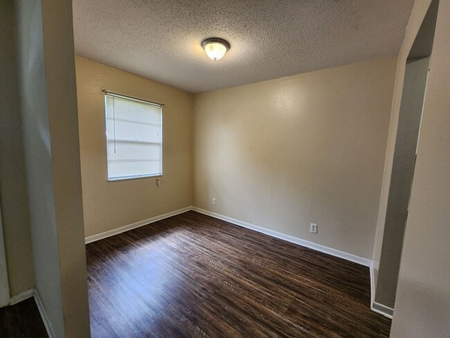 Building Photo - Coming Soon -2 Bedroom 1 Bath -Duplex Lake City