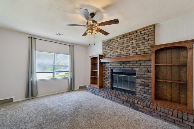 Building Photo - 3401 E Noble Dr