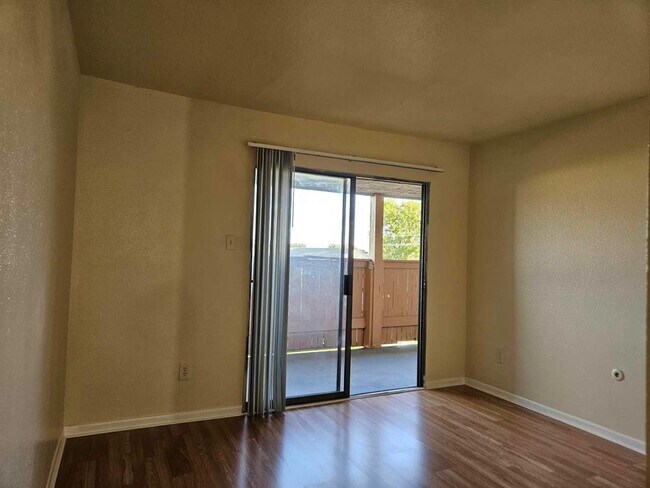 Building Photo - 8433 Hearth Dr
