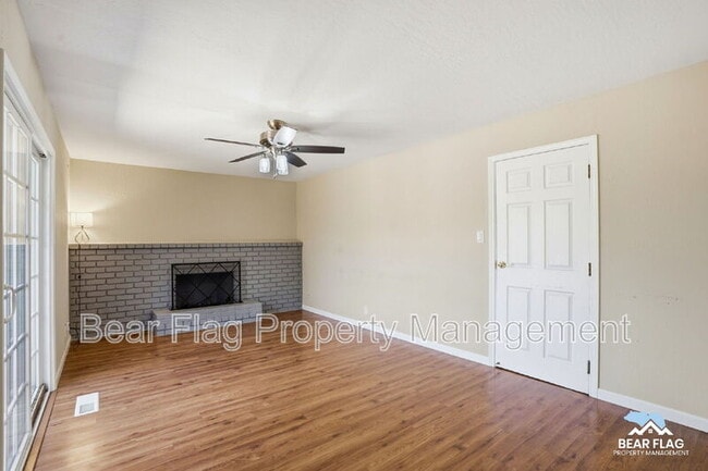 Building Photo - 1312 Mission Dr