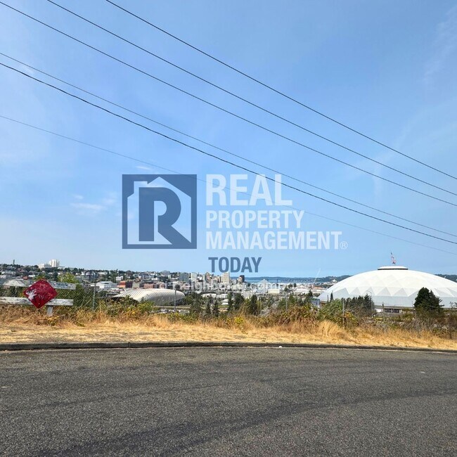 Building Photo - Dammrose - 3201 (Cascade Group)