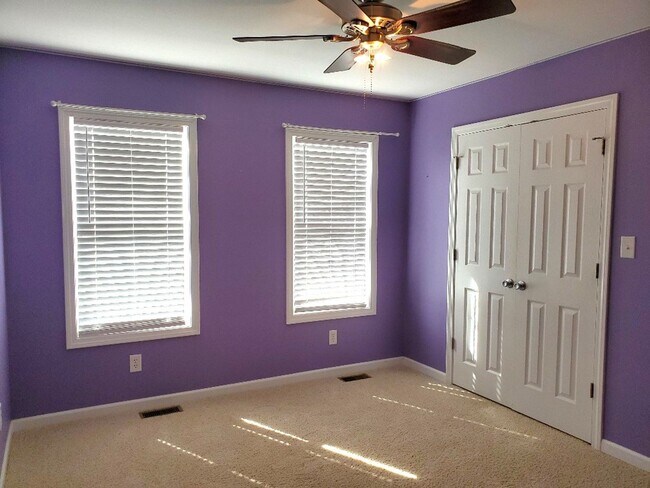 Building Photo - You have to see this beauty!