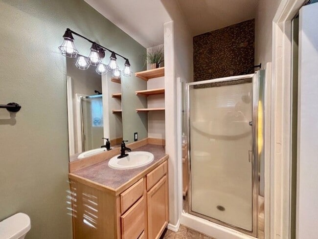 Building Photo - Furnished 2 Bedroom Condo in Sunriver!! $250 off first full months rent!