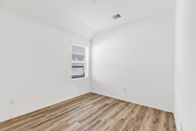 Building Photo - 6220 Arcadia Sound Ln