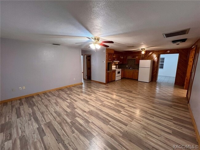 Building Photo - 7660 W Tropical Ln