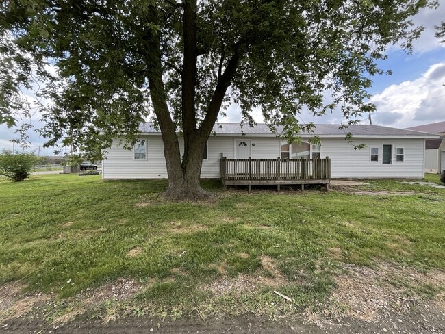 Building Photo - 425 Paul Ave