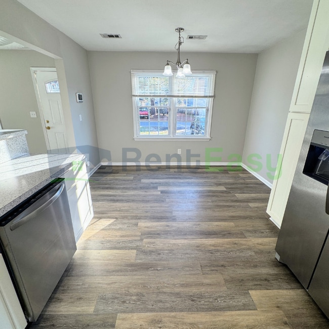 Building Photo - 1327 Hazel Ave