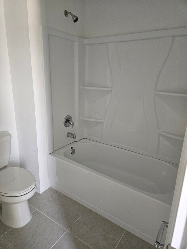 Private bathroom 2 - 2414 McKinley Dr