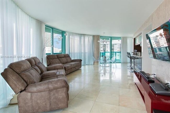 Building Photo - 6000 Indian Creek Dr