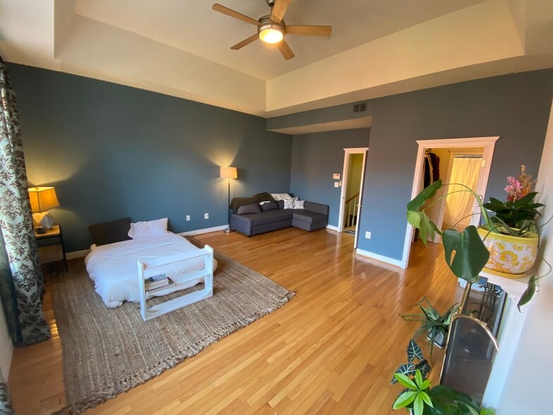 Building Photo - 1820 Madison Ave