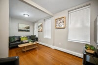 Building Photo - 370 Hanover St