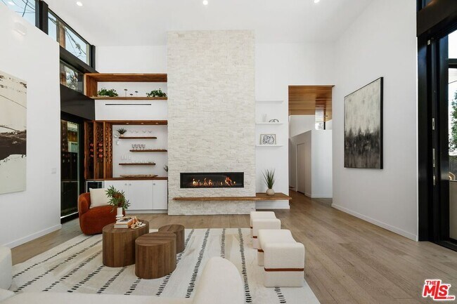 Building Photo - 8617 Higuera St