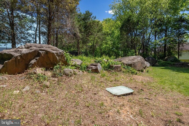 Building Photo - Serene Stonebridge Retreat Awaits