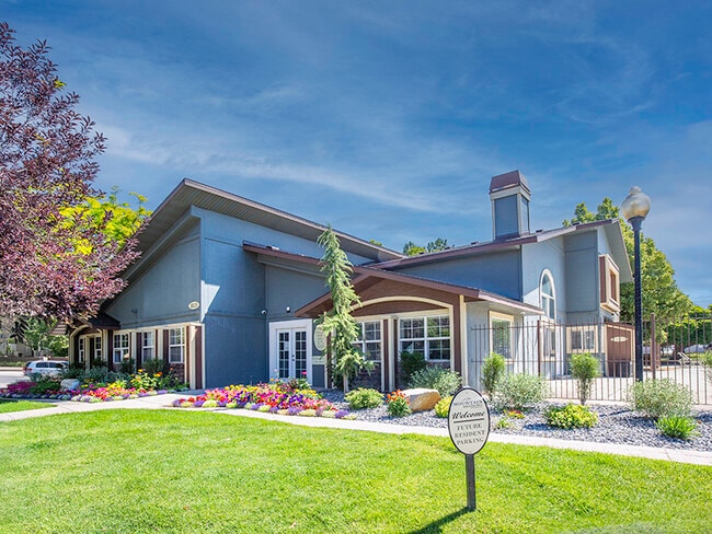 Building Photo - Mountain Shadows