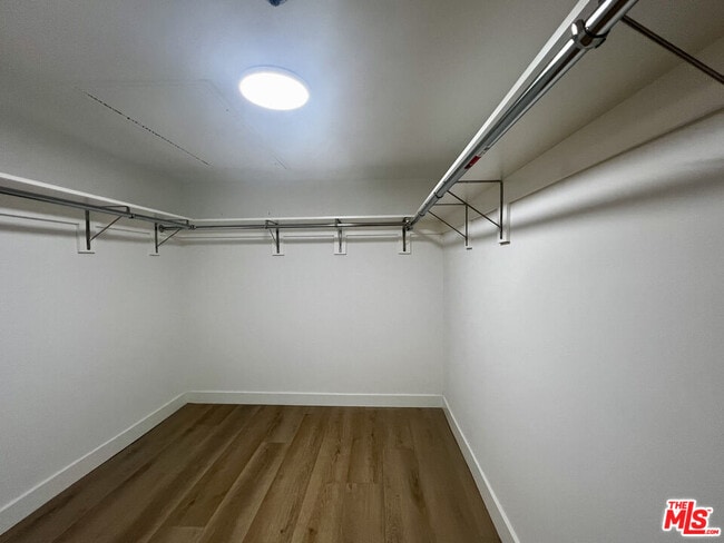 Building Photo - 10390 Wilshire Blvd